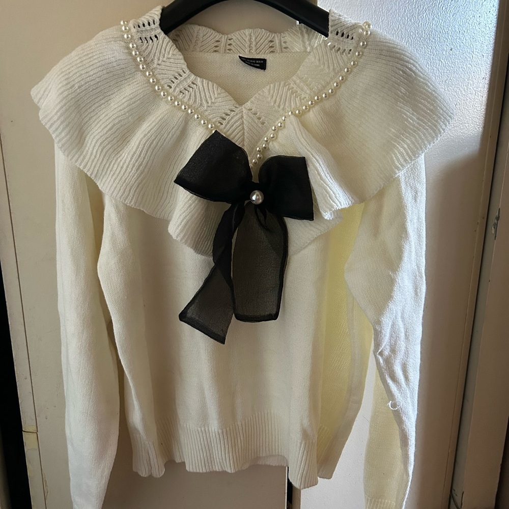 NWT Preppy Womens Eyelet Detail Pearls Beaded Bow Front Sweater
